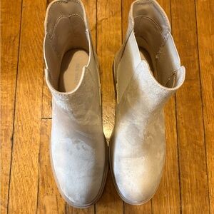 Old Navy Cream Ankle Booties